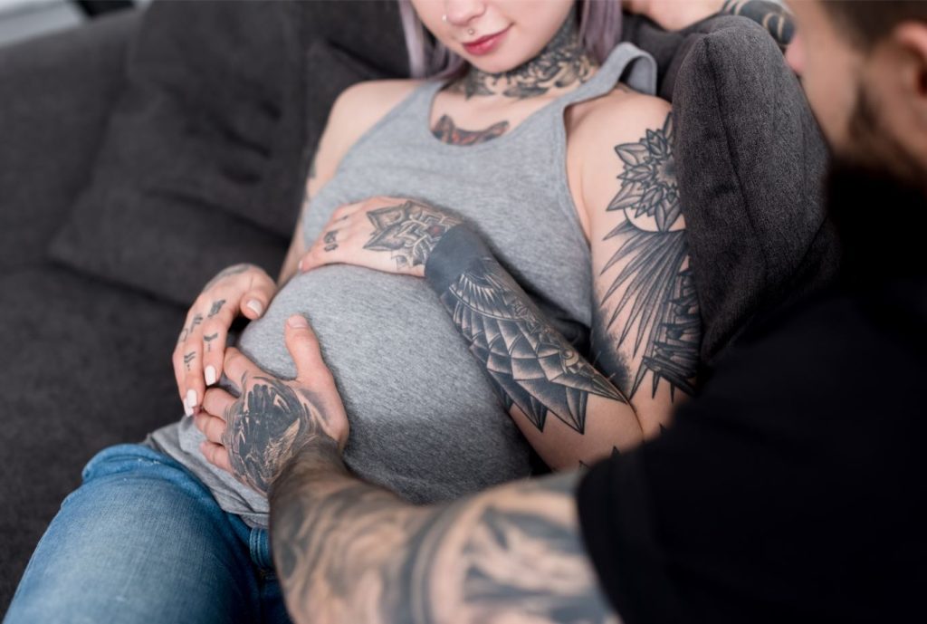 tatuajes durante embarazo y lactancia